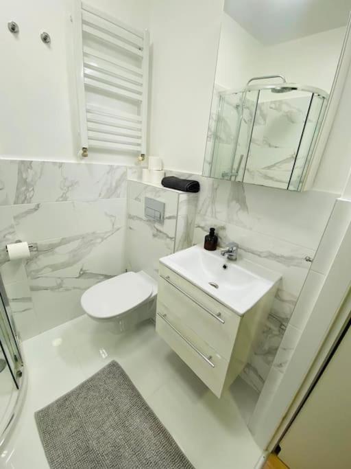 Апартаменты Bezagenta Mozart8 Studio Easy Access To City Wifi Варшава Экстерьер фото