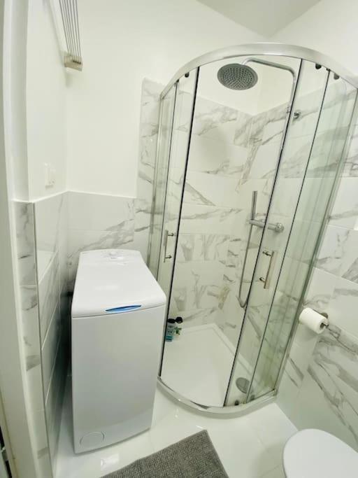 Апартаменты Bezagenta Mozart8 Studio Easy Access To City Wifi Варшава Экстерьер фото
